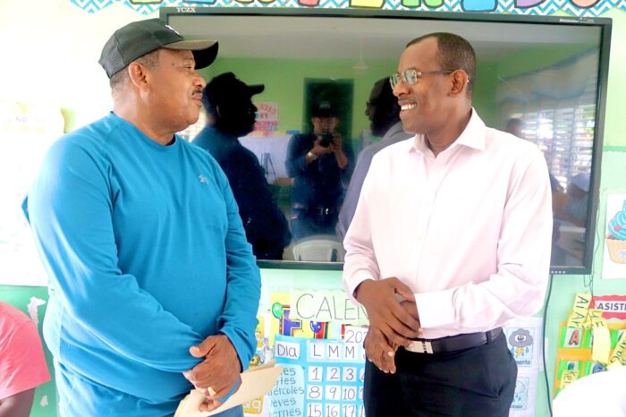 Titulación realiza censo social en Pueblo Viejo de Azua