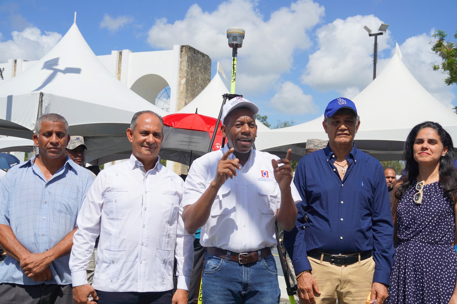 Gobierno inicia proceso de titulación en el Distrito Nacional y Santo Domingo Oeste
